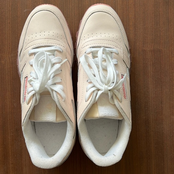 Baby Pink Reebok - Picture 2 of 4